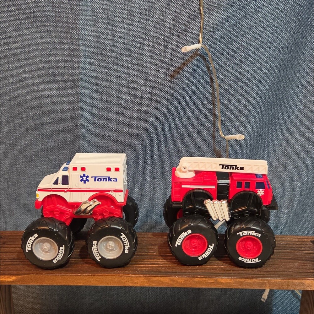 Tonka Metal Movers Monster Firetruck Ambulance Diecast 2021 Lot 2